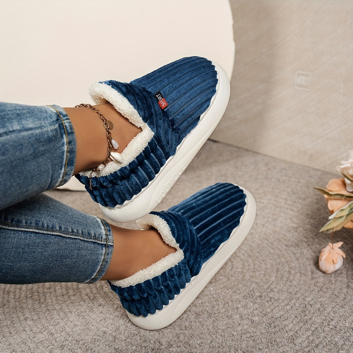 MILA | FLEECE-LINED WINTER SLIPPERS