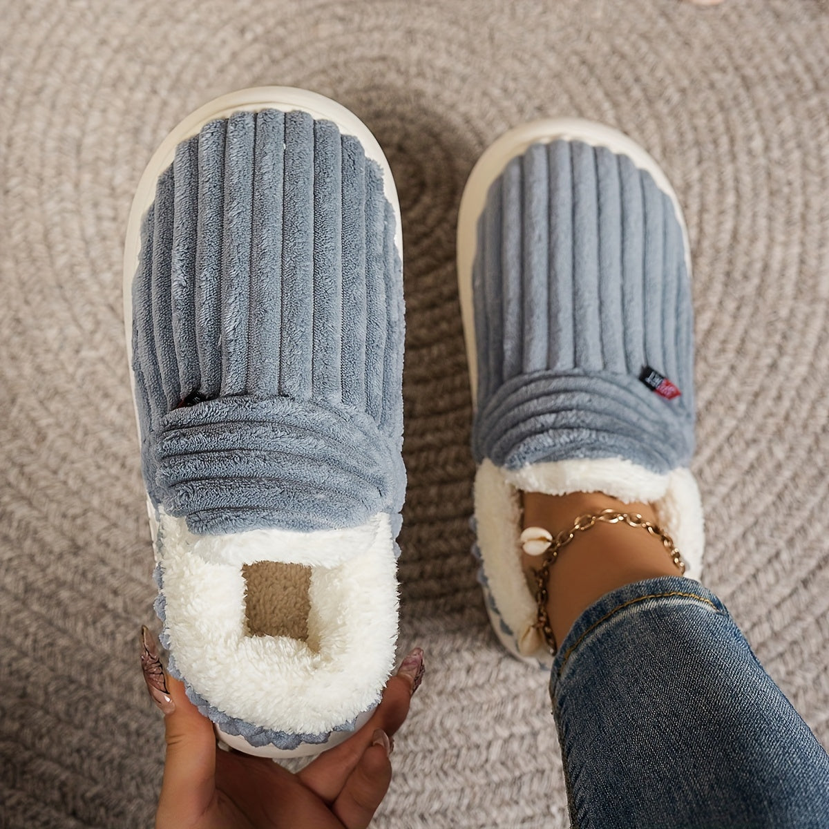 MILA | FLEECE-LINED WINTER SLIPPERS