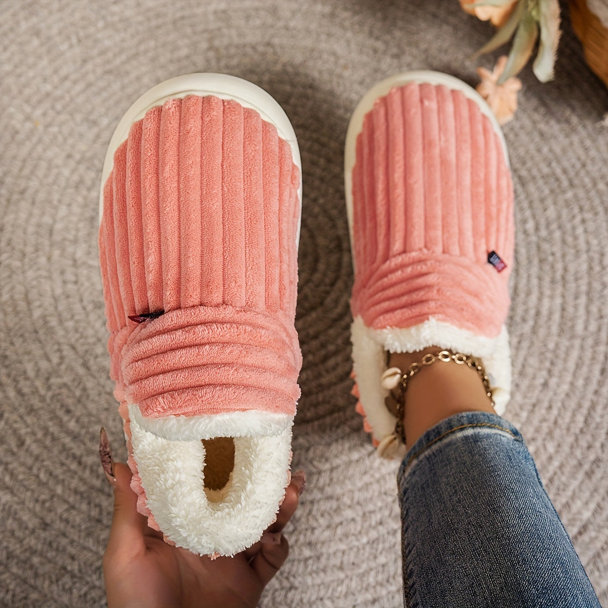 MILA | FLEECE-LINED WINTER SLIPPERS